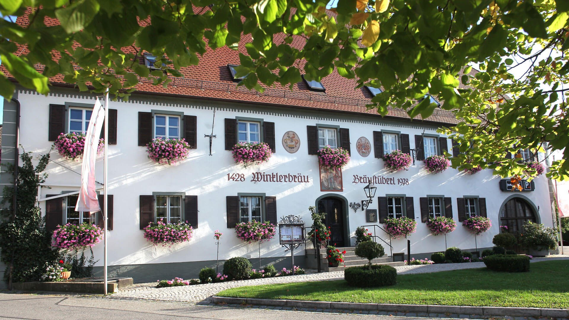 Winkler Bräu | Privatbrauerei und Gutshofhotel